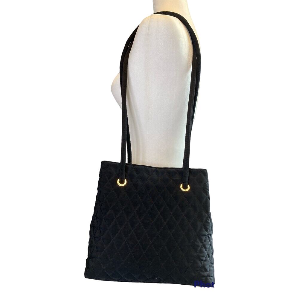 Vera Bradley Black Quilted Shoulder Bag Multi Pockets Interior Divider 10"x 9"